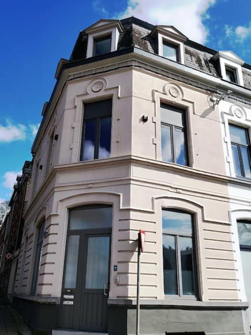Au Pied Du Mur Huy Exterior foto